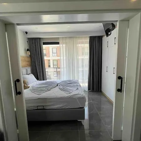 Camelia 5- Beautiful 1+1 On Cleopatra *